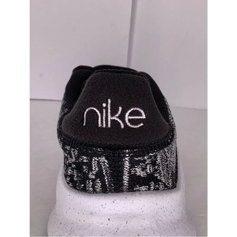 Nike Black/White Cross Training Running Women’s Low Top Sneakers Sz 7